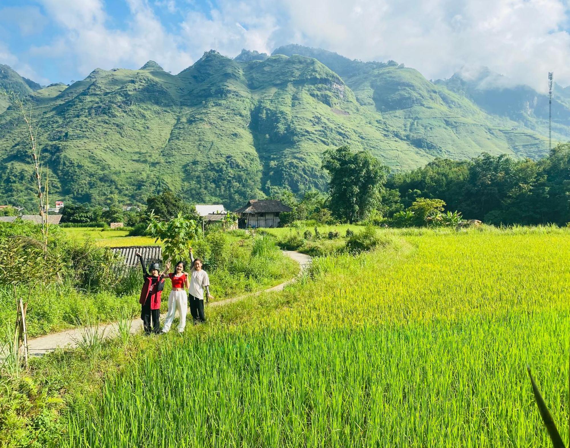 Du Gia Field View Homestay Làng Cac Екстериор снимка