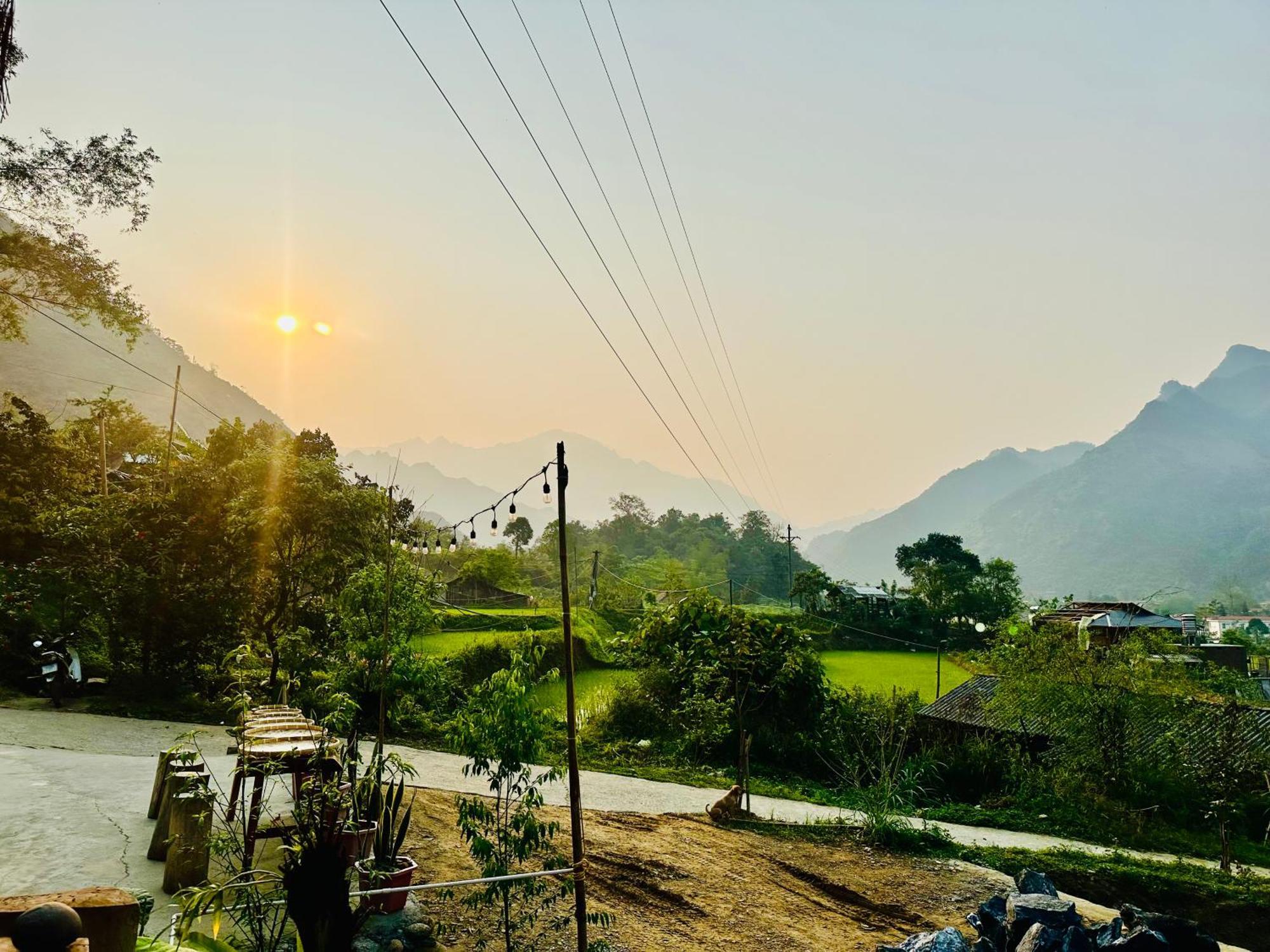 Du Gia Field View Homestay Làng Cac Екстериор снимка