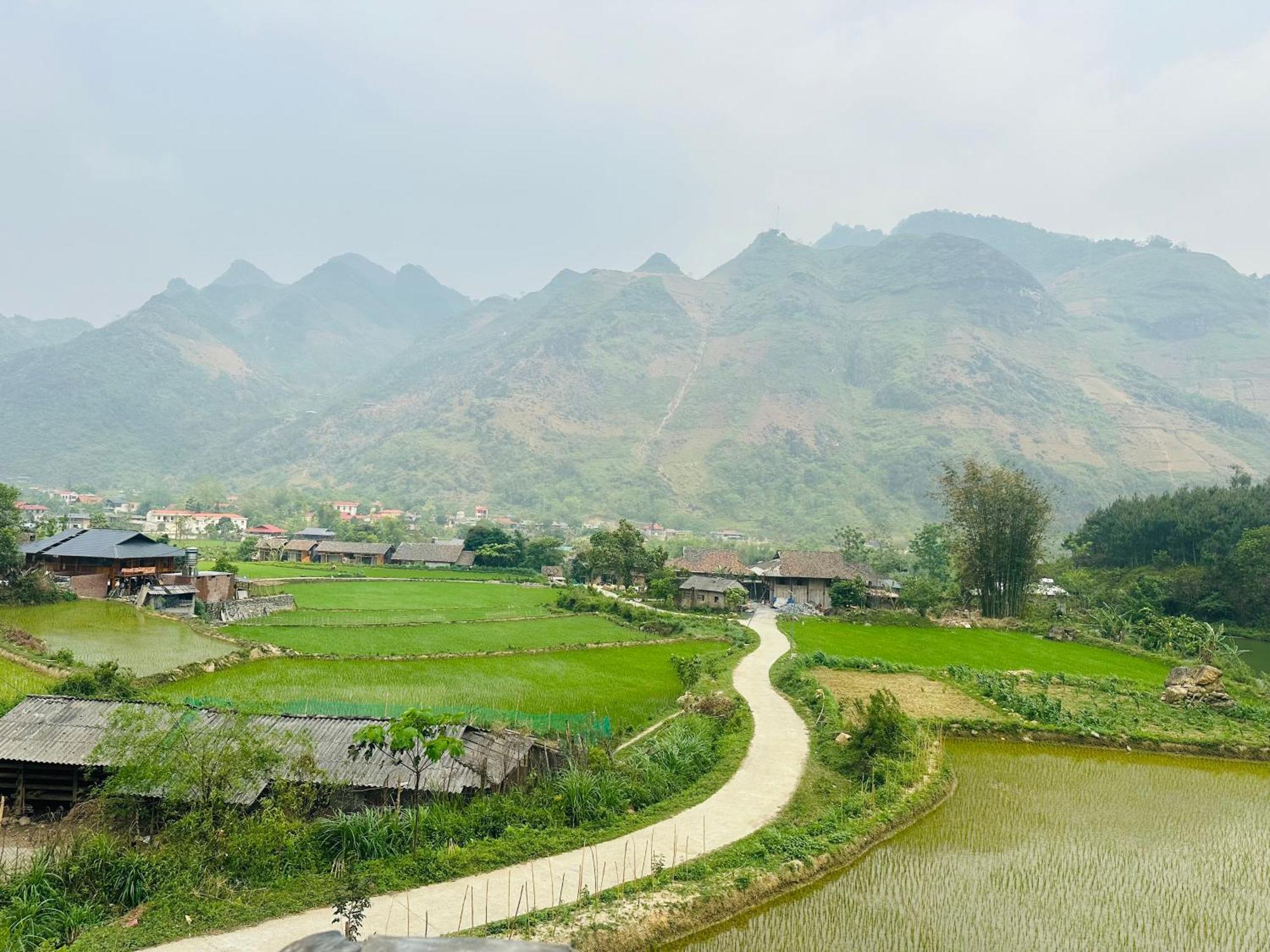 Du Gia Field View Homestay Làng Cac Екстериор снимка