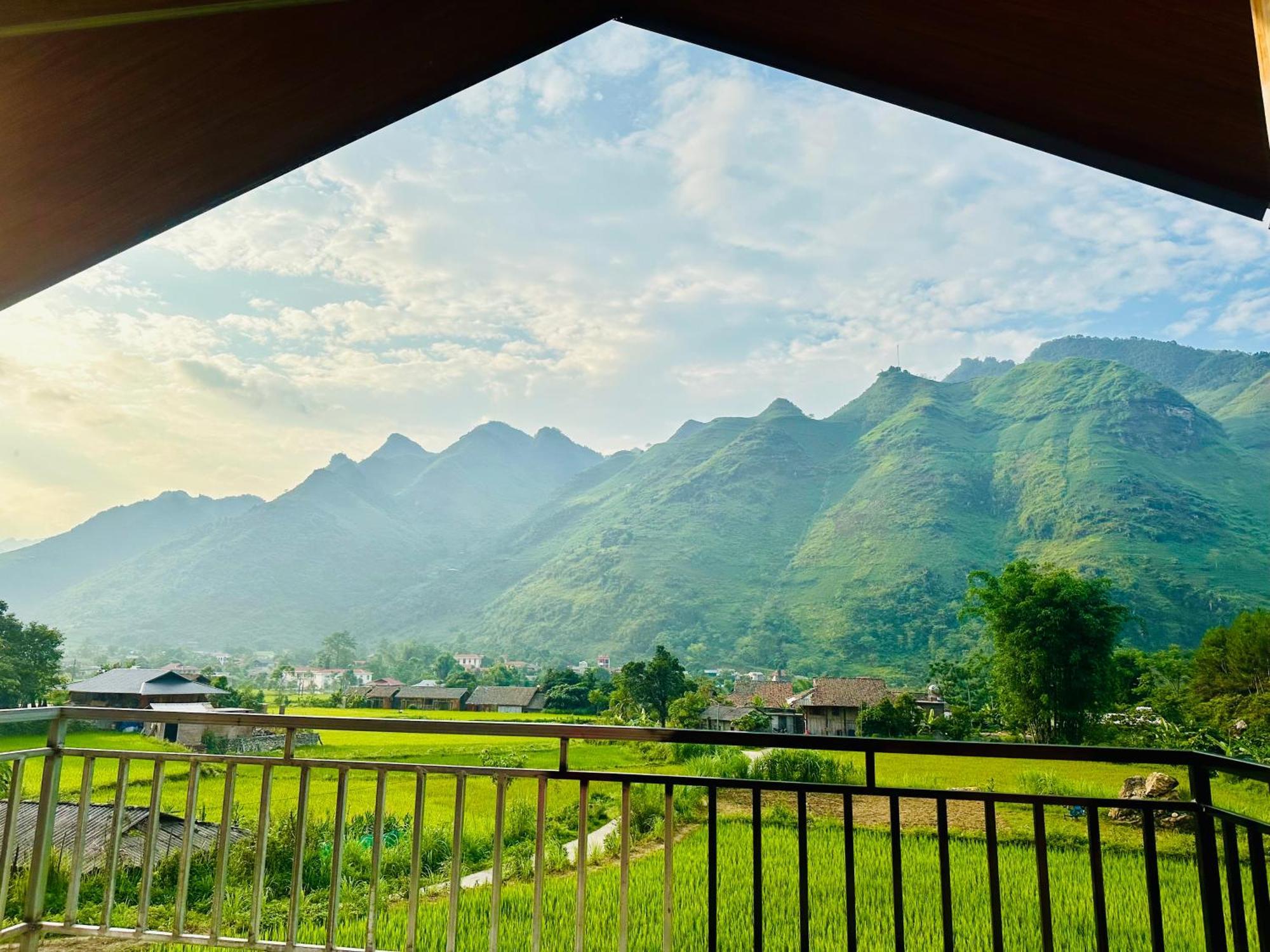 Du Gia Field View Homestay Làng Cac Екстериор снимка
