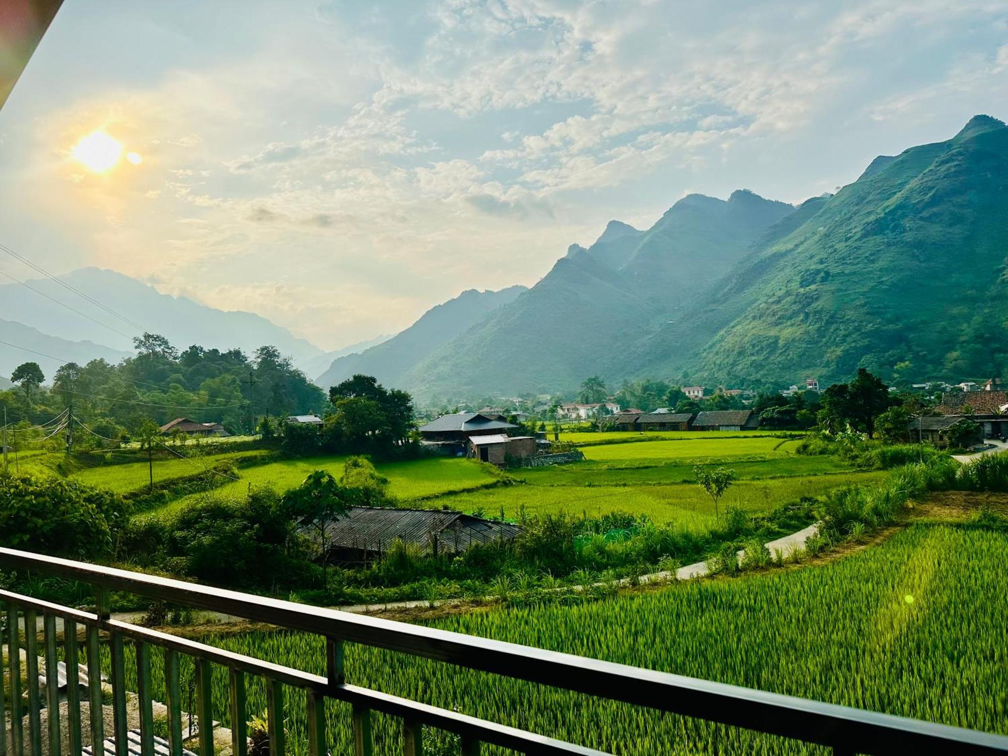 Du Gia Field View Homestay Làng Cac Екстериор снимка