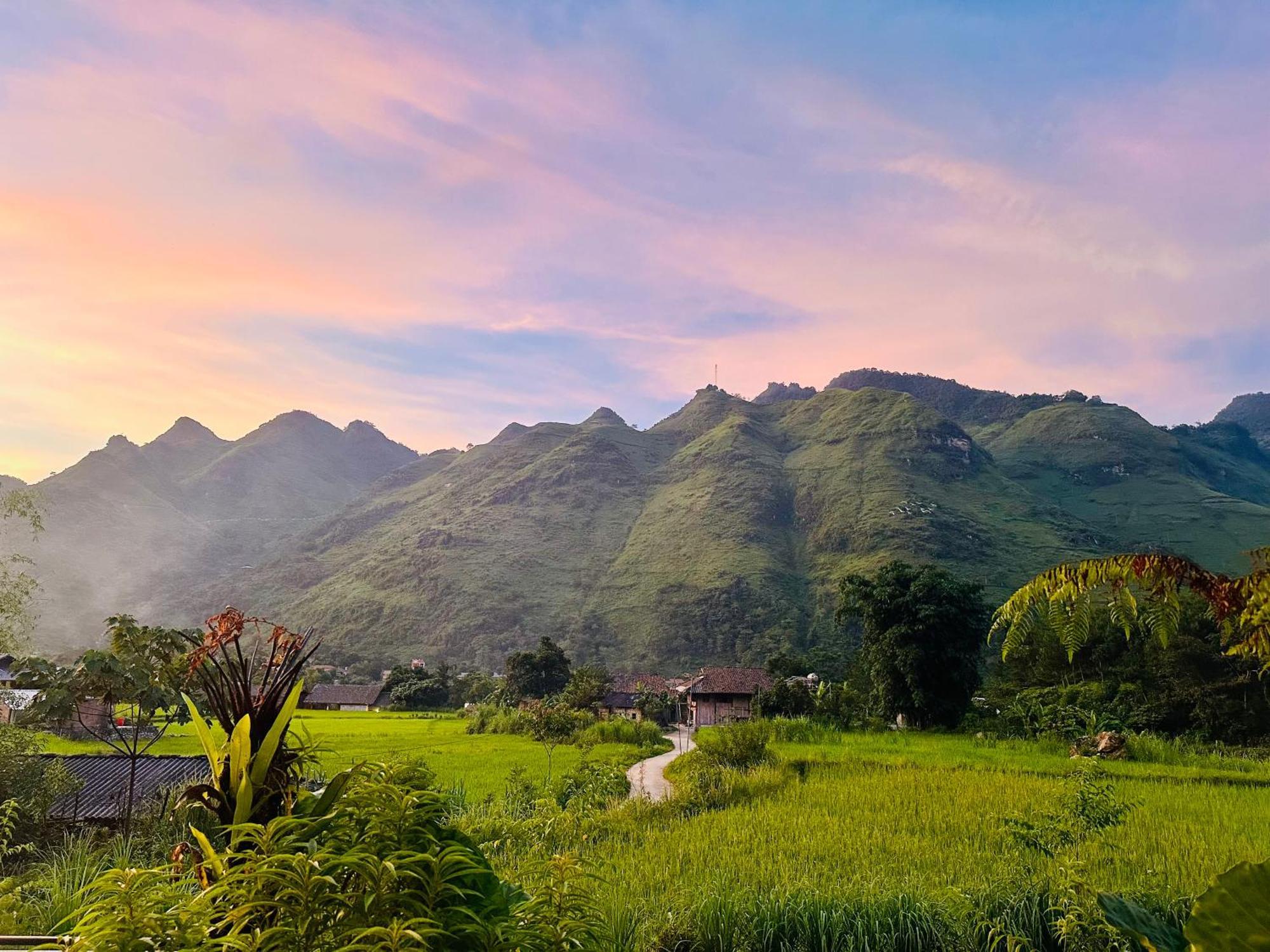 Du Gia Field View Homestay Làng Cac Екстериор снимка